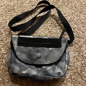Lululemon crossbody